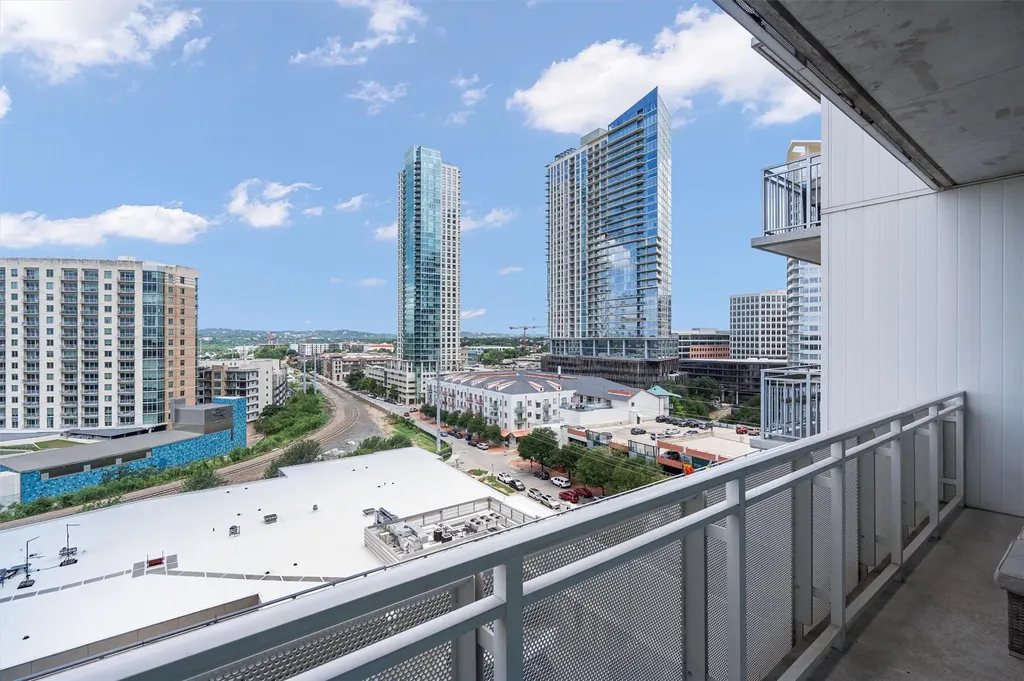 222 West Avenue Austin TX 78701