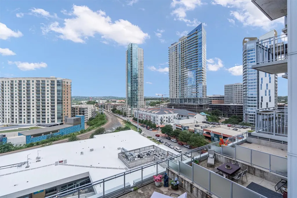 222 West Avenue Austin TX 78701