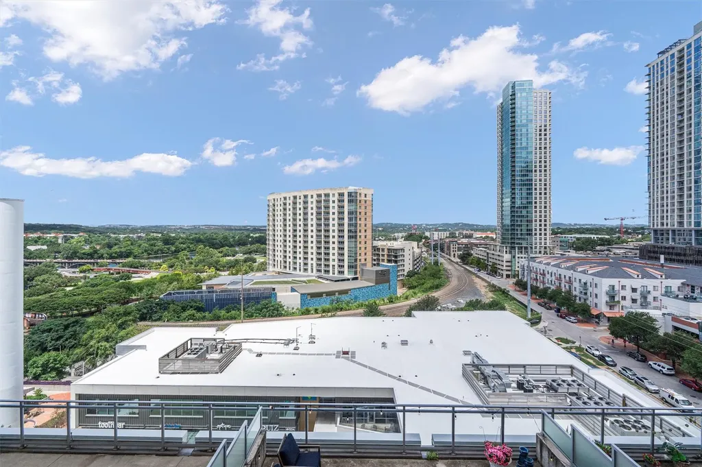 222 West Avenue Austin TX 78701