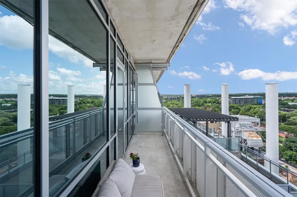 222 West Avenue Austin TX 78701