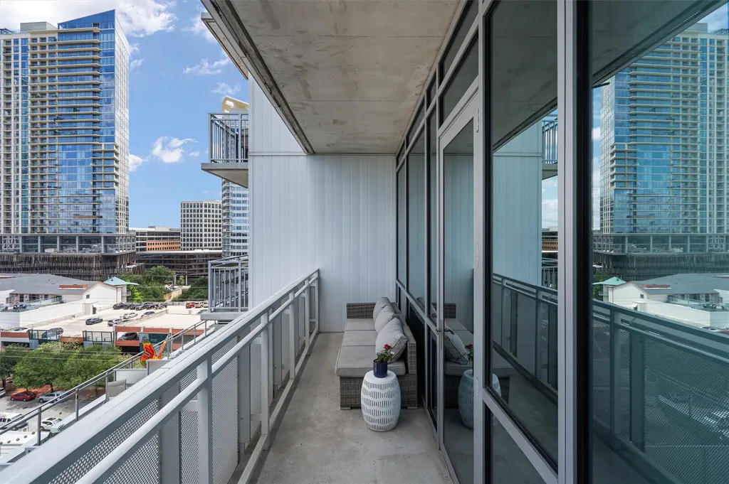 222 West Avenue Austin TX 78701