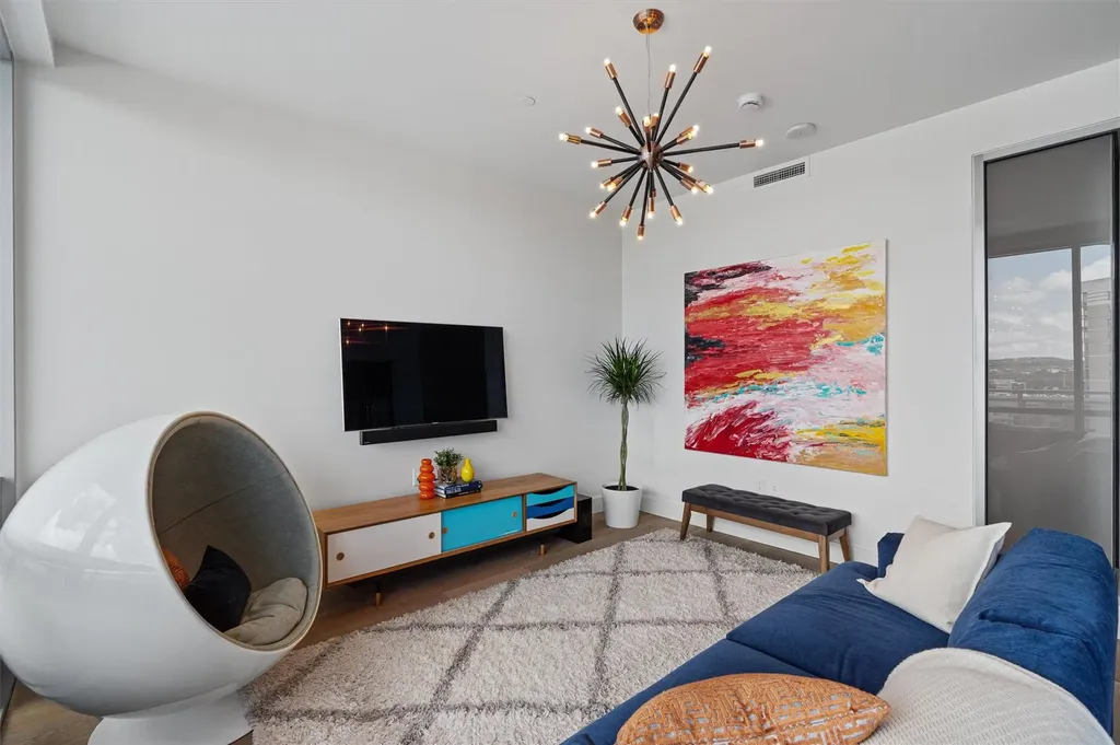 222 West Avenue Austin TX 78701