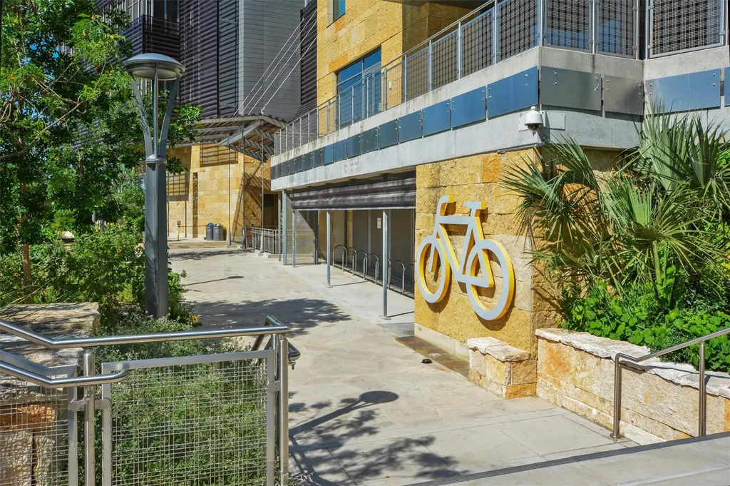 222 West Avenue Austin TX 78701