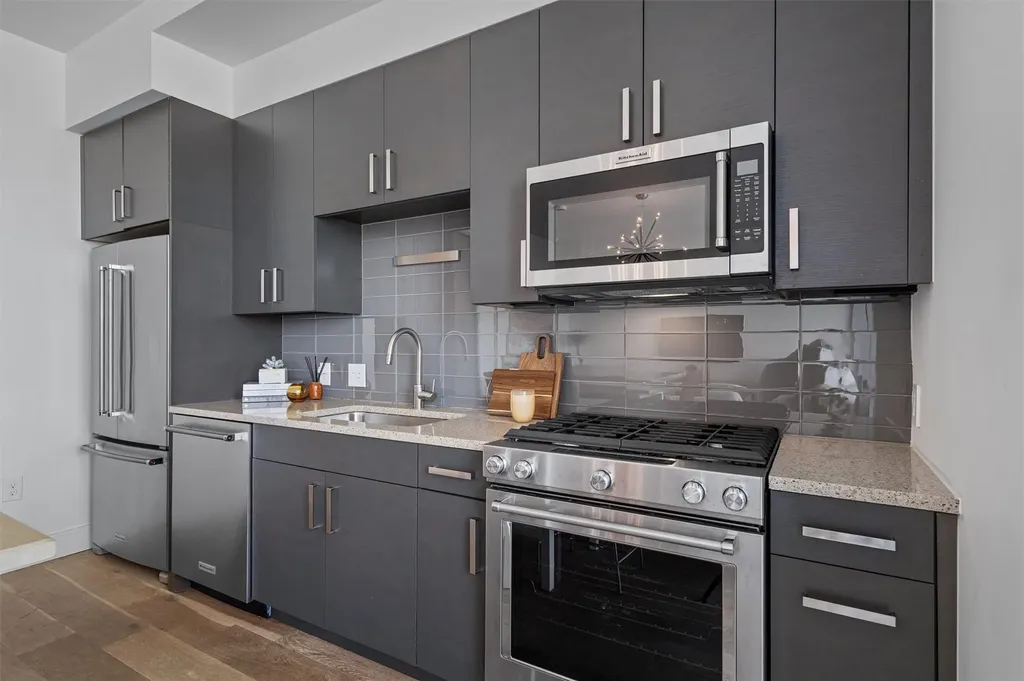 222 West Avenue Austin TX 78701