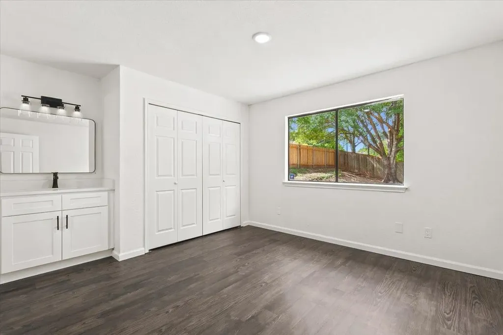 1400 Brixham Cove Austin TX 78753