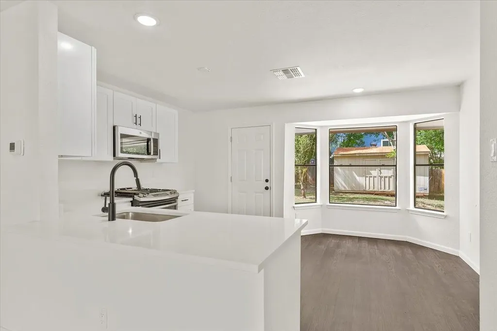 1400 Brixham Cove Austin TX 78753