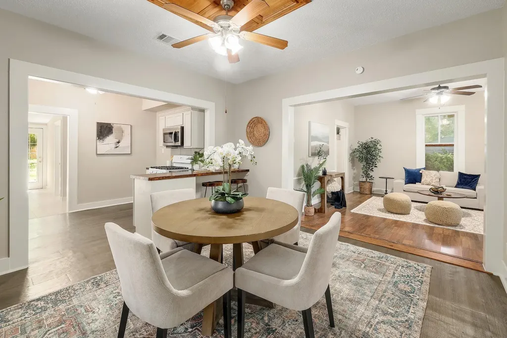 1104 Kimbro Street Taylor TX 76574