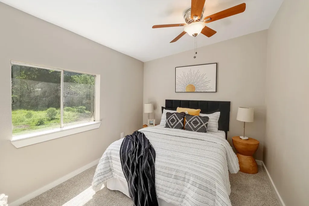 1104 Kimbro Street Taylor TX 76574