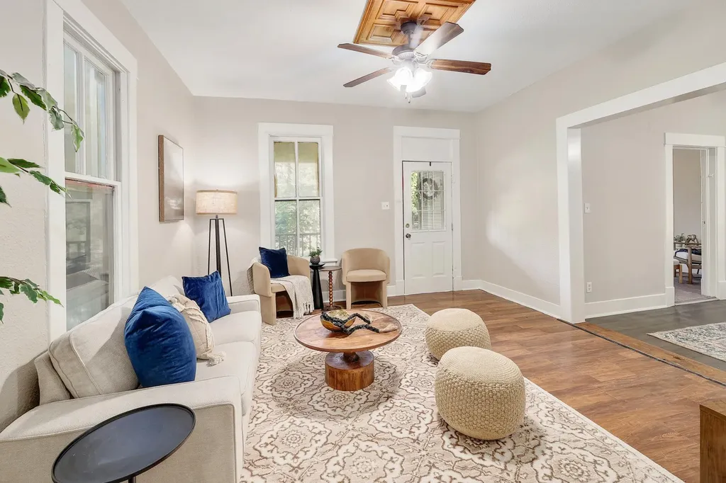 1104 Kimbro Street Taylor TX 76574