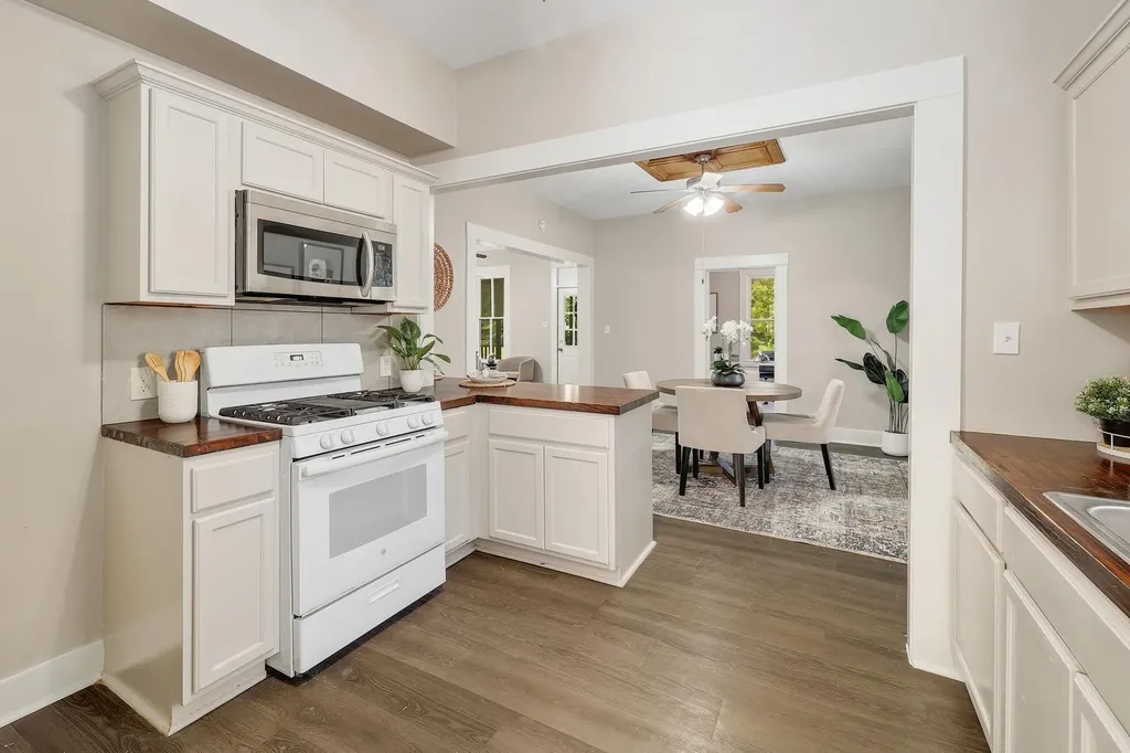 1104 Kimbro Street Taylor TX 76574