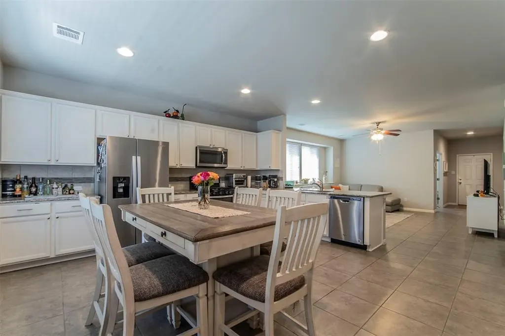 352 S Brook Drive Leander TX 78641