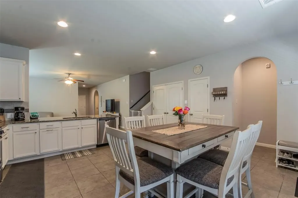352 S Brook Drive Leander TX 78641