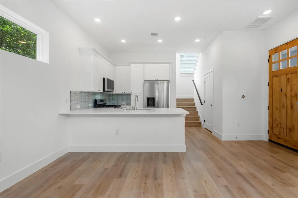 2004 Maxwell Lane Austin TX 78741