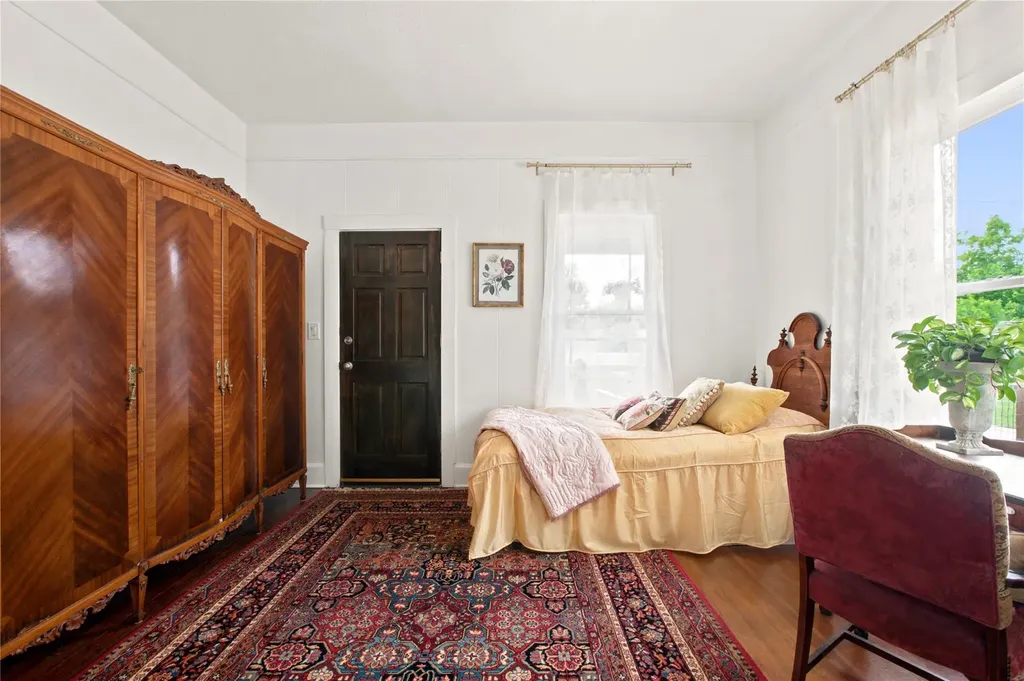372 Old Lockhart Road Lockhart TX 78644
