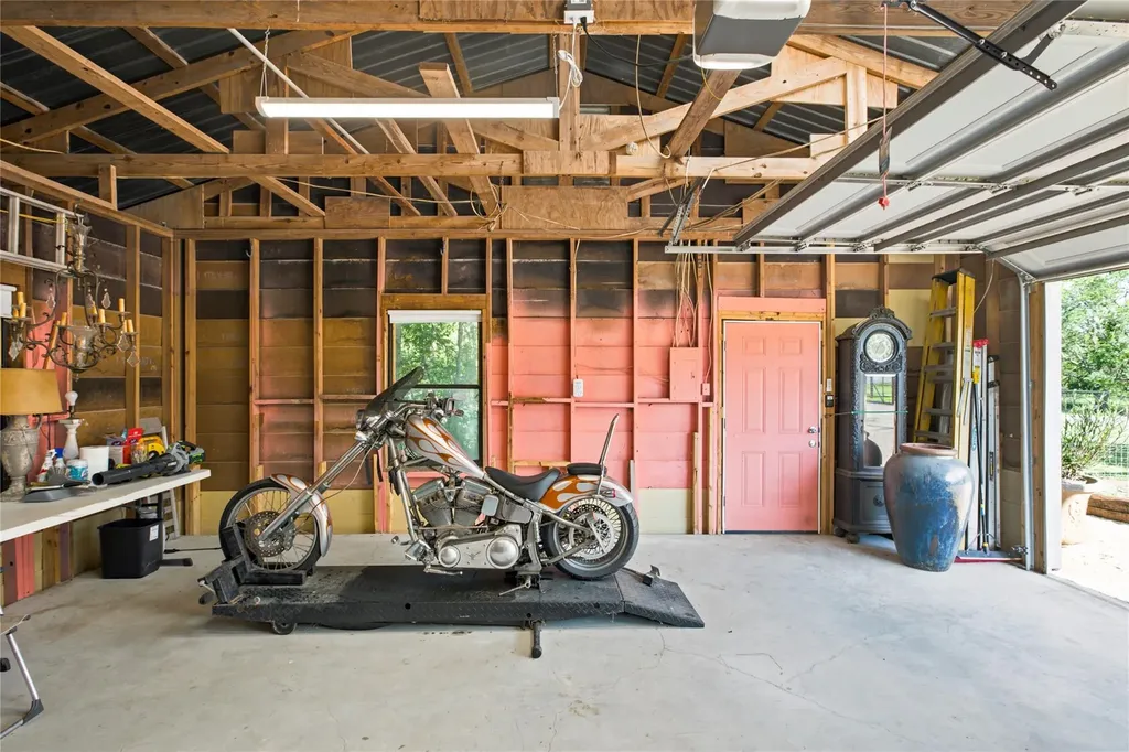 372 Old Lockhart Road Lockhart TX 78644