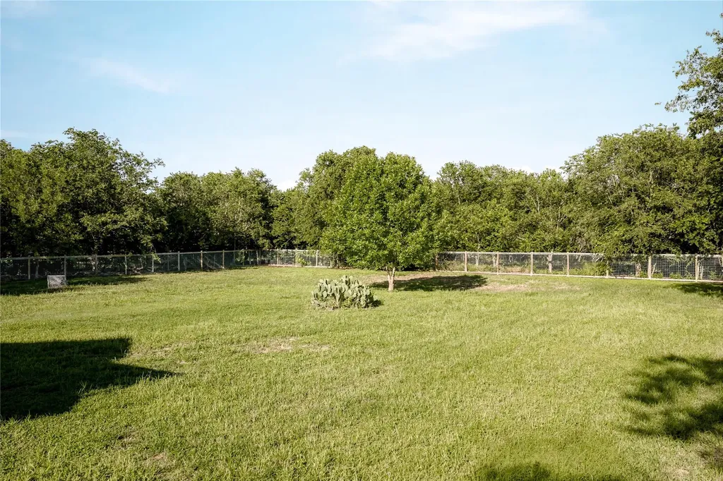 372 Old Lockhart Road Lockhart TX 78644