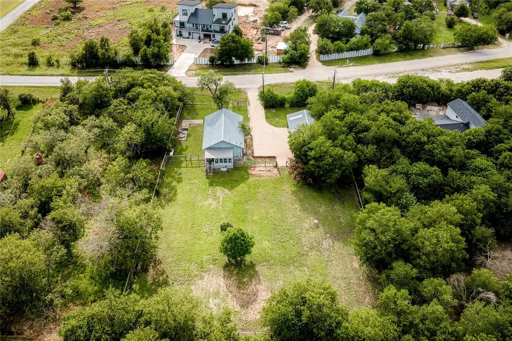 372 Old Lockhart Road Lockhart TX 78644