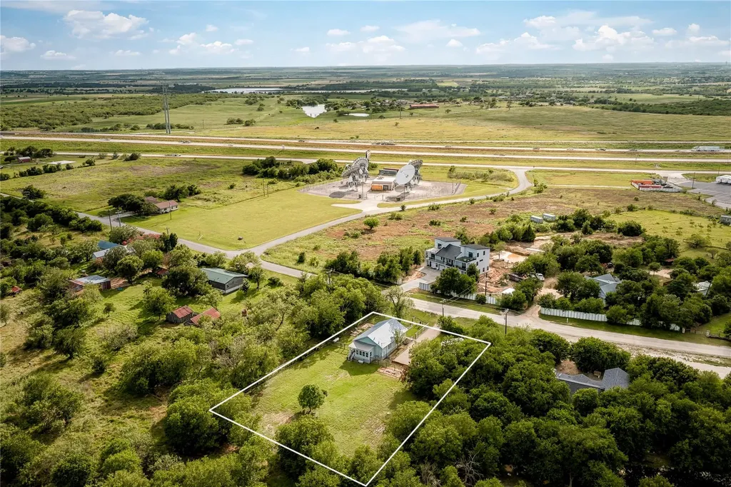 372 Old Lockhart Road Lockhart TX 78644