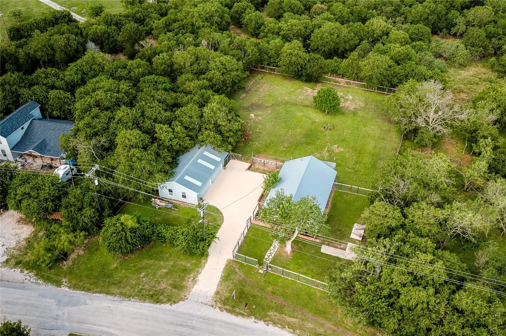 372 Old Lockhart Road Lockhart TX 78644