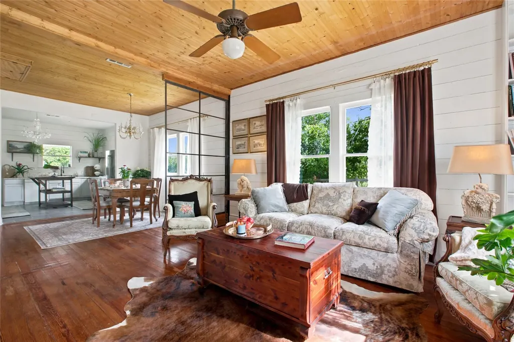 372 Old Lockhart Road Lockhart TX 78644