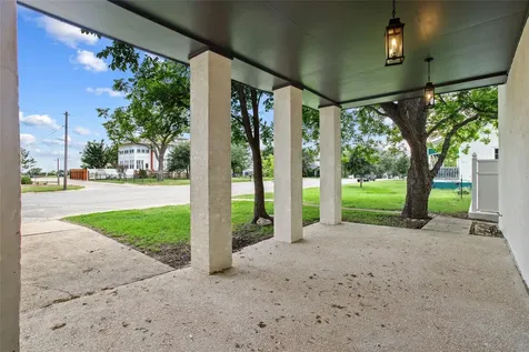 189 S Manse Avenue Giddings TX 78942