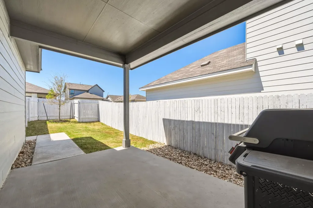 223 Rieber Road Kyle TX 78640