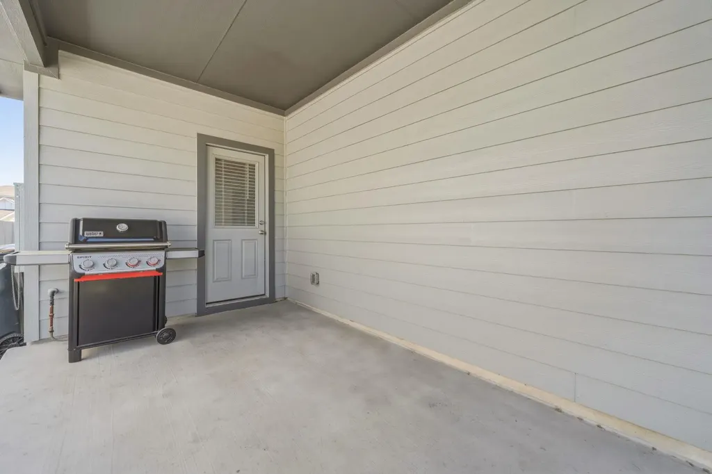223 Rieber Road Kyle TX 78640