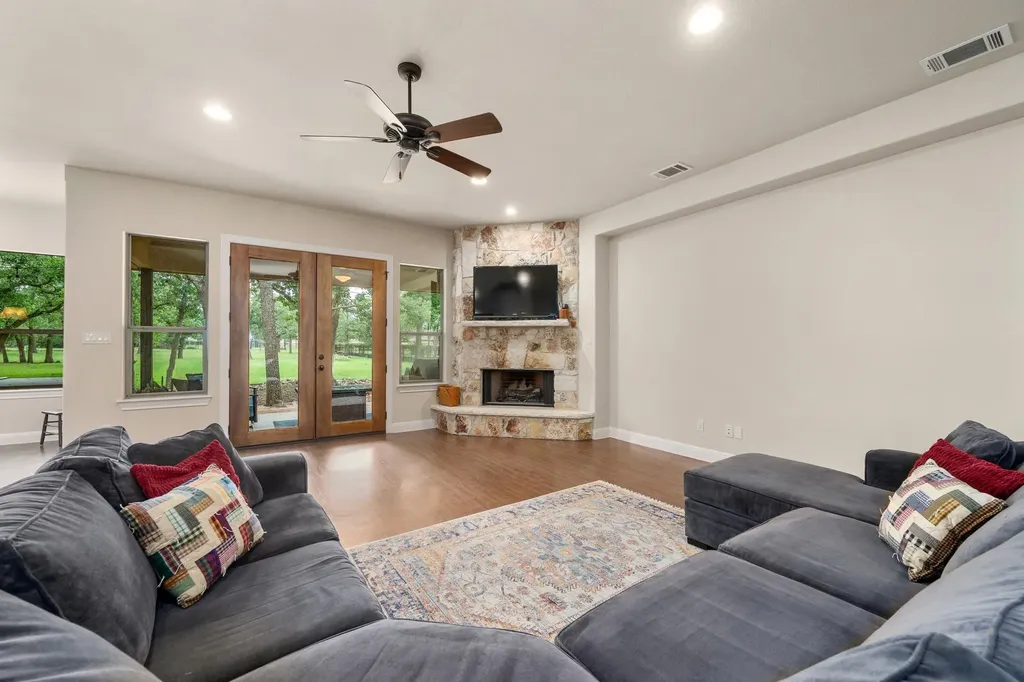 216 Independence Drive Georgetown TX 78633
