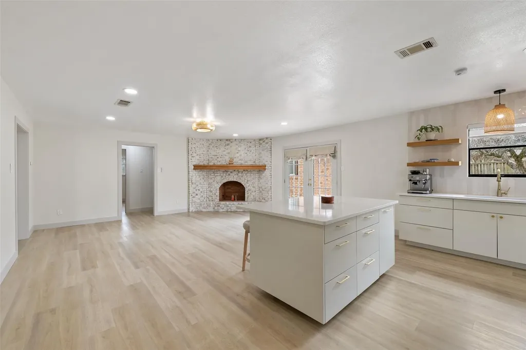 1001 E Applegate Drive Austin TX 78753