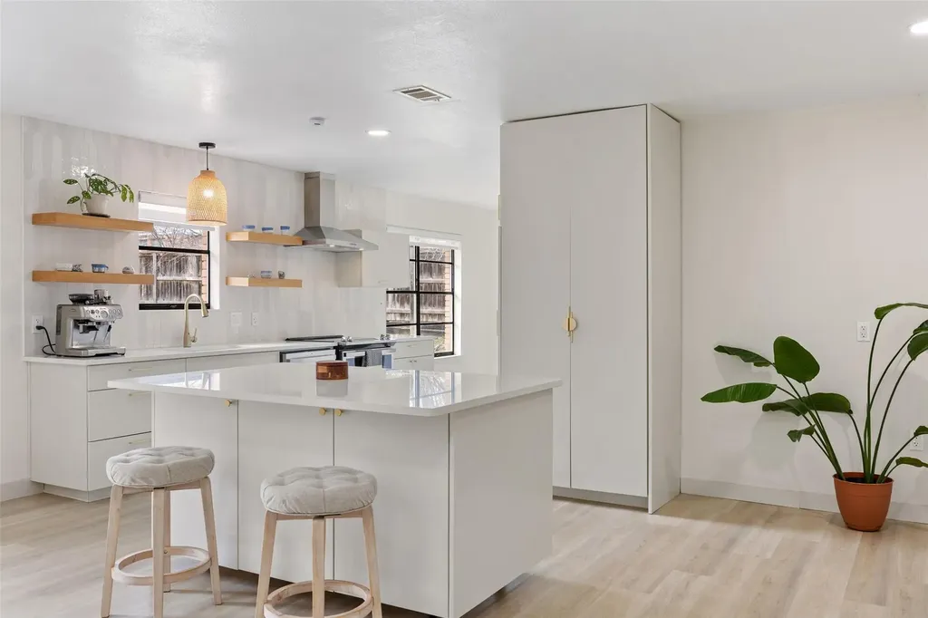 1001 E Applegate Drive Austin TX 78753