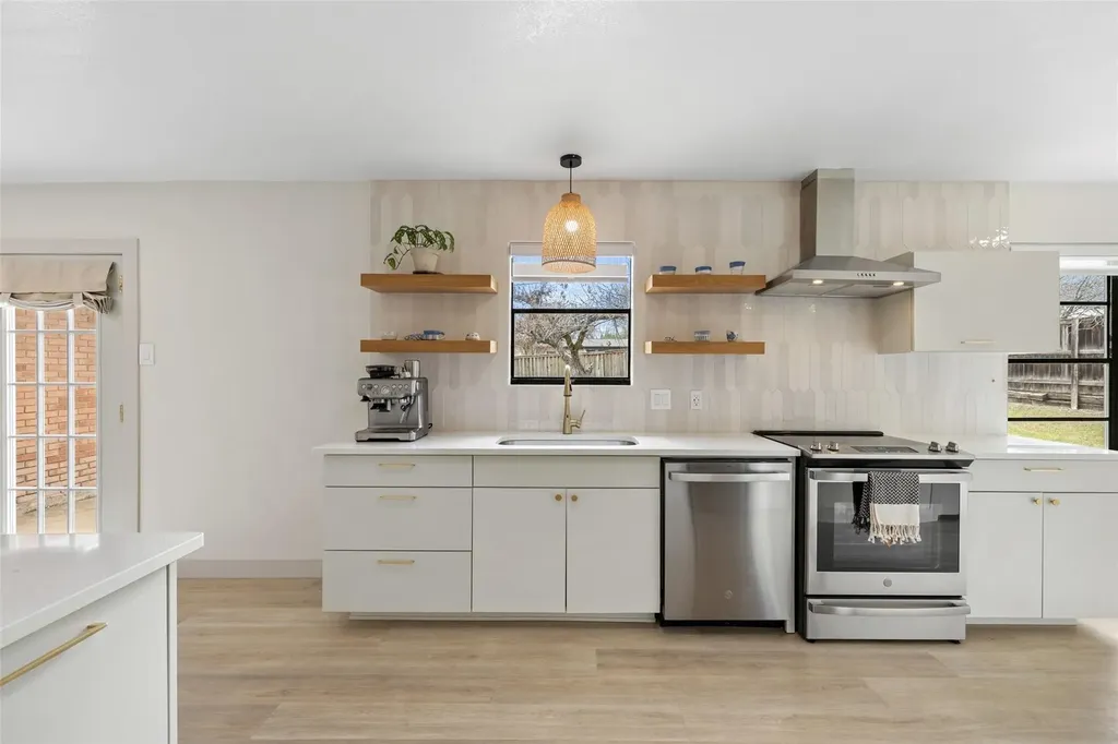 1001 E Applegate Drive Austin TX 78753