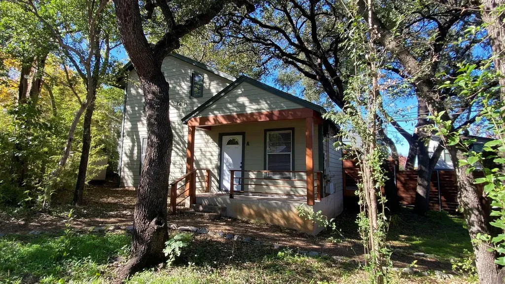 2706 S 4th Street Austin TX 78704