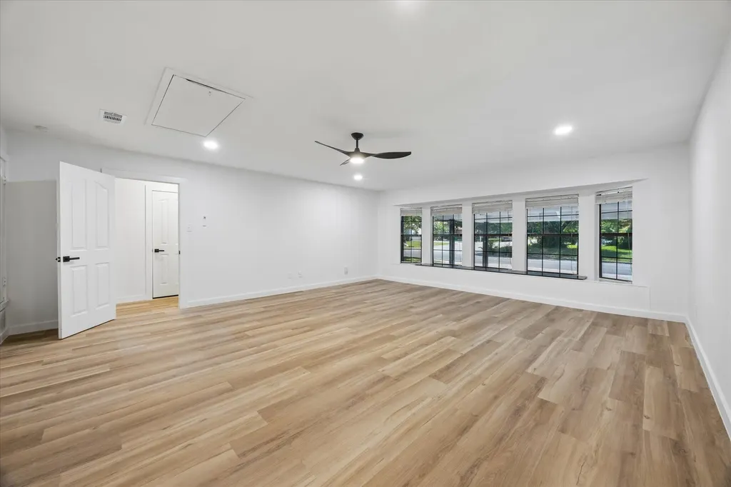 1706 Davis Street Taylor TX 76574