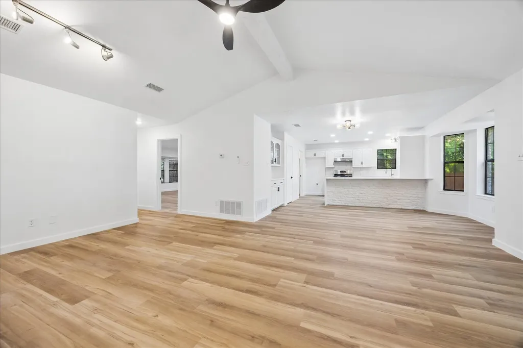 1706 Davis Street Taylor TX 76574