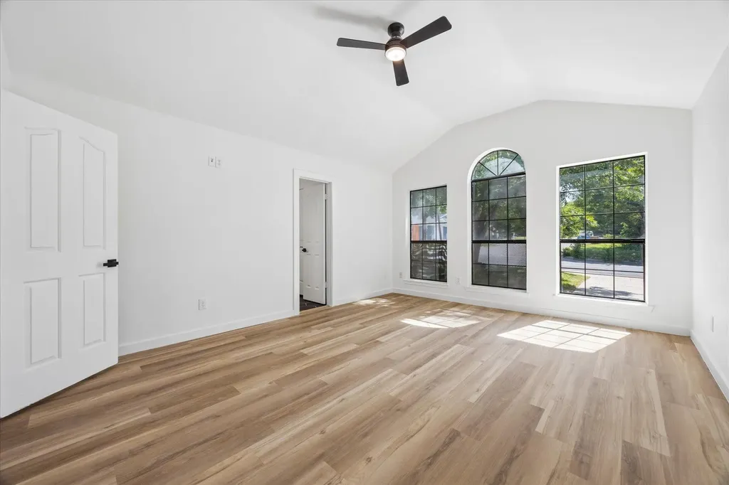 1706 Davis Street Taylor TX 76574