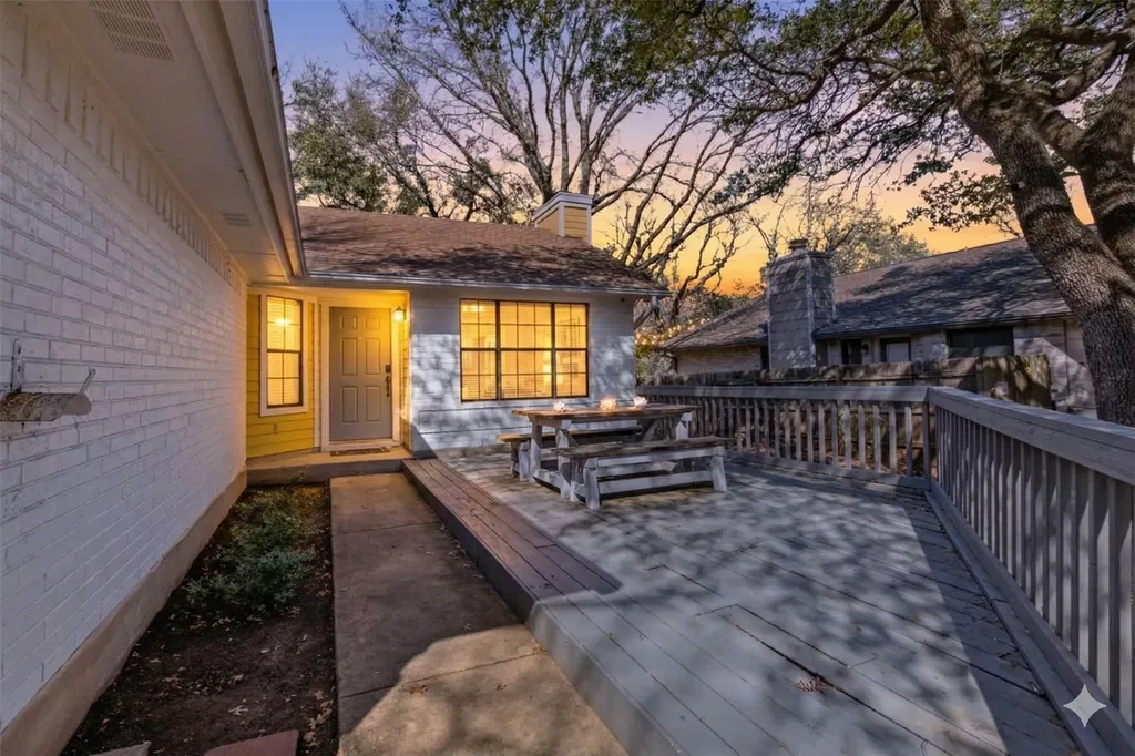13016 Moorcroft Lane Austin TX 78729