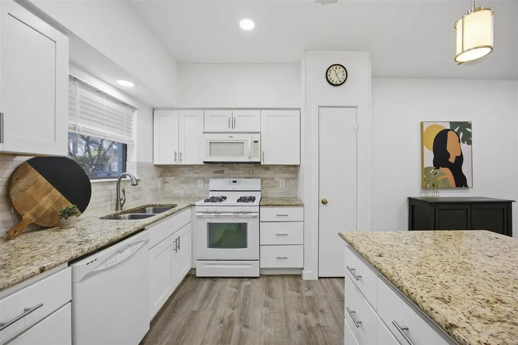 13016 Moorcroft Lane Austin TX 78729