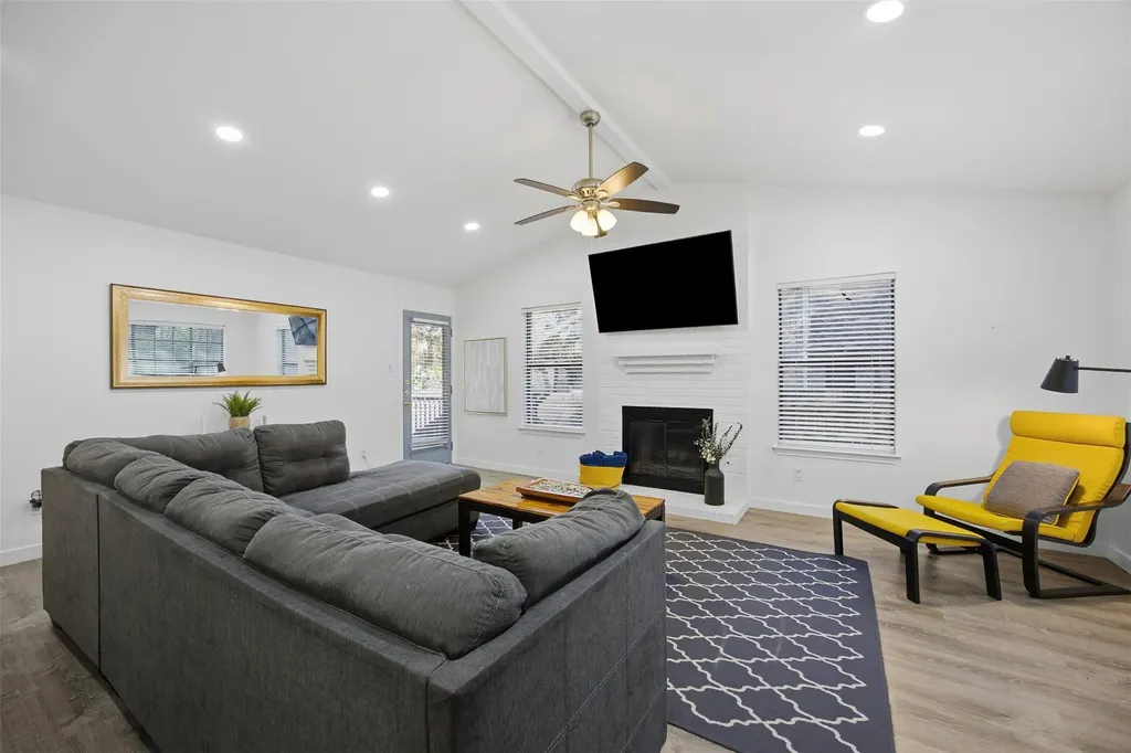 13016 Moorcroft Lane Austin TX 78729