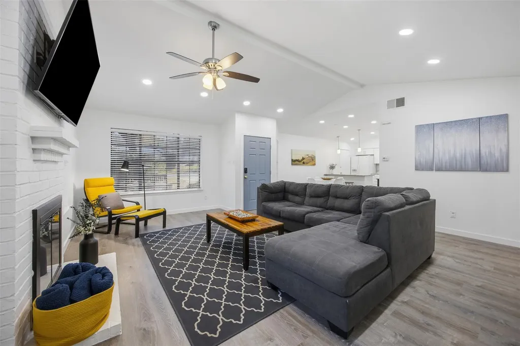 13016 Moorcroft Lane Austin TX 78729