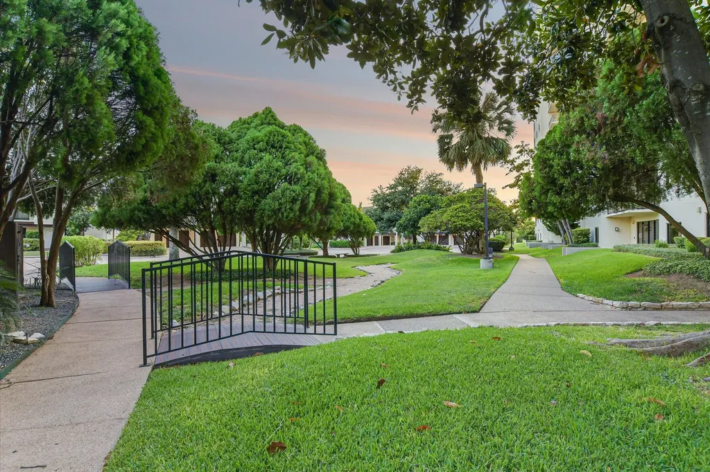 40 N Interstate 35 Austin TX 78701