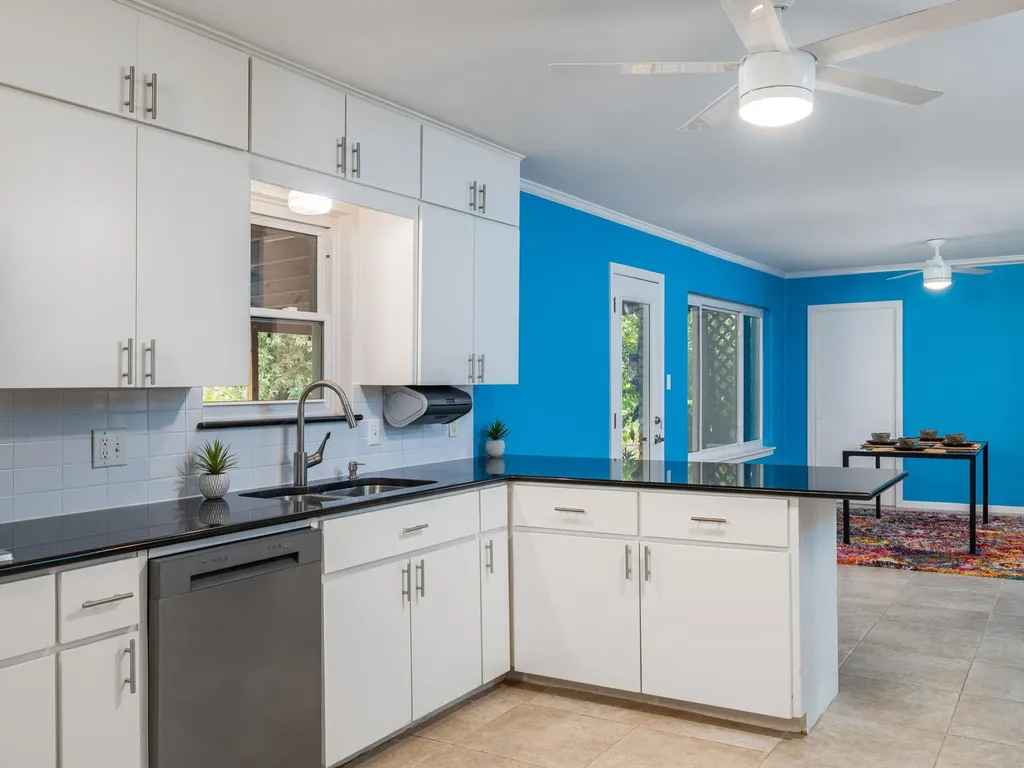 4710 Frontier Trail Austin TX 78745