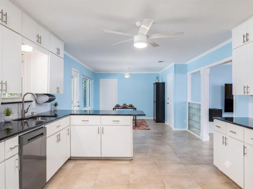 4710 Frontier Trail Austin TX 78745