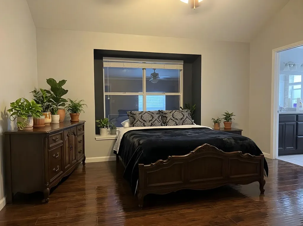5611 Meadow Crest Austin TX 78744