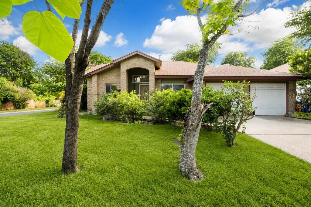 5611 Meadow Crest Austin TX 78744