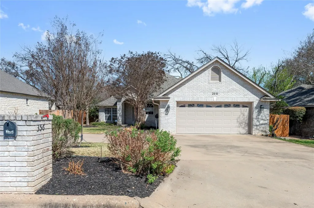 356 Mahan Street Meadowlakes TX 78654