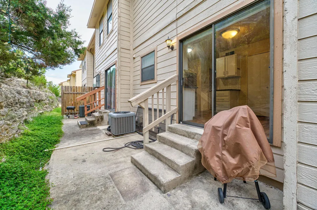 21461 Coyote Trail Lago Vista TX 78645