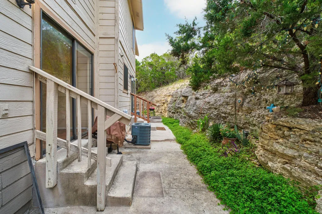 21461 Coyote Trail Lago Vista TX 78645