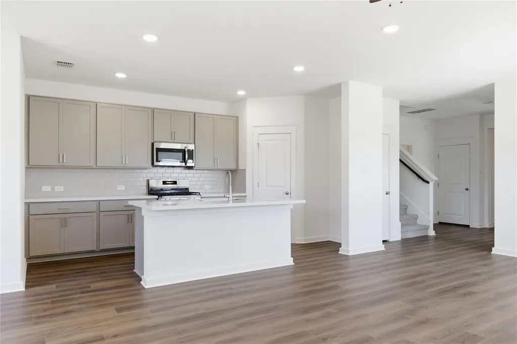 150 Oriole Street Kyle TX 78640