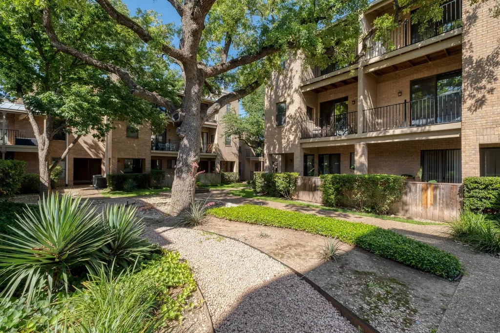 611 E 45th Street Austin TX 78751