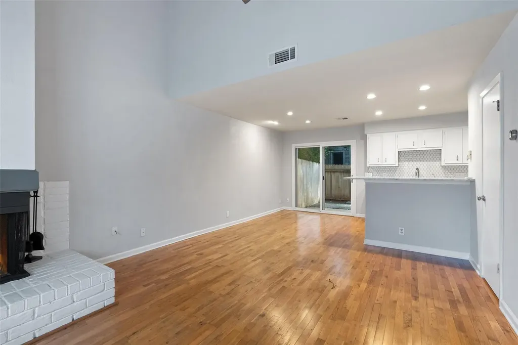 5604 Woodrow Avenue Austin TX 78756